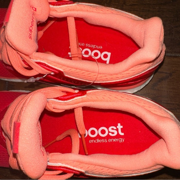 Adidas Women's Bright Red Sneakers NWT size 6 athlete running atheleisure - Picture 2 of 7